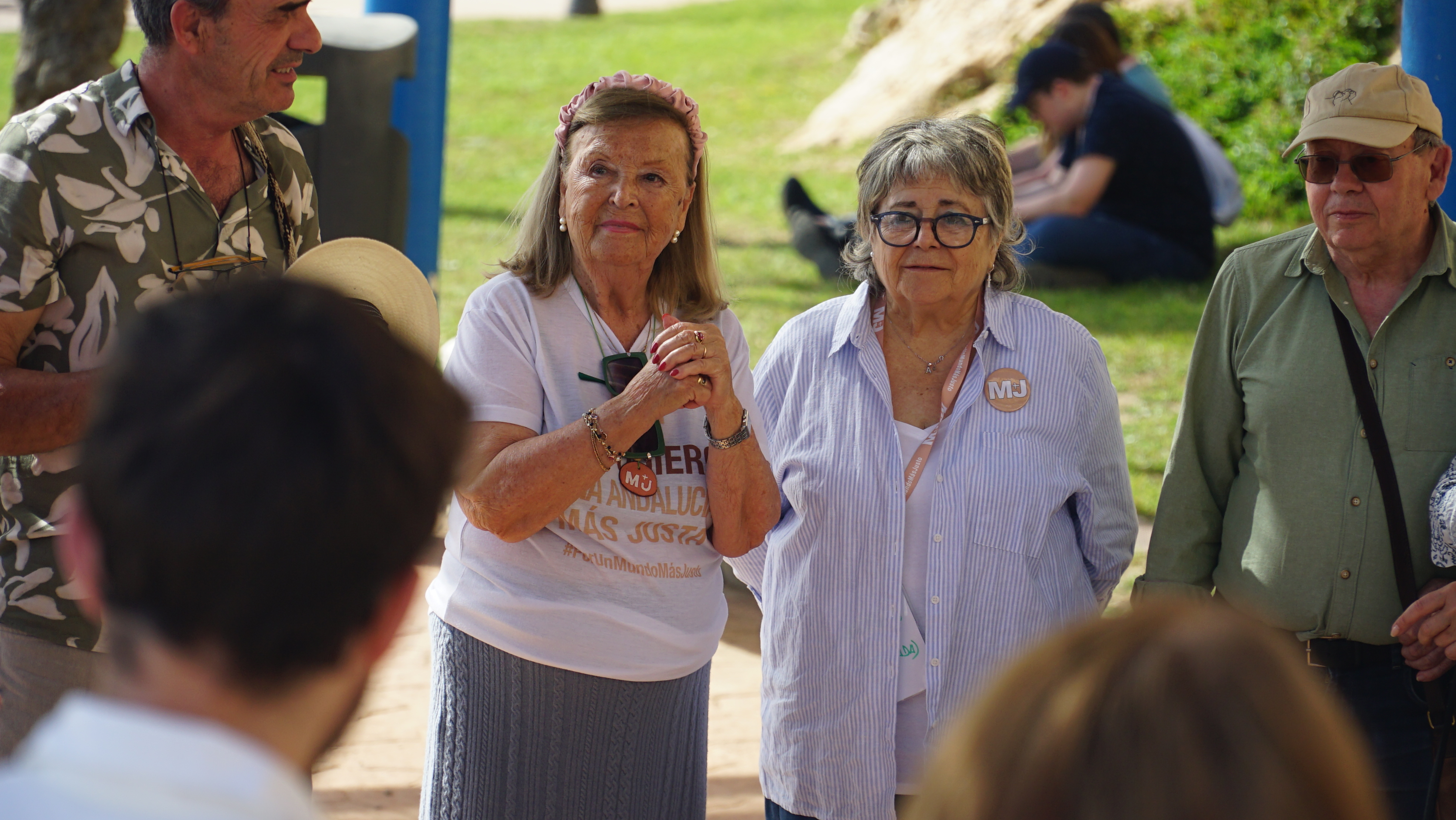 María Luz en un encuentro vecinal